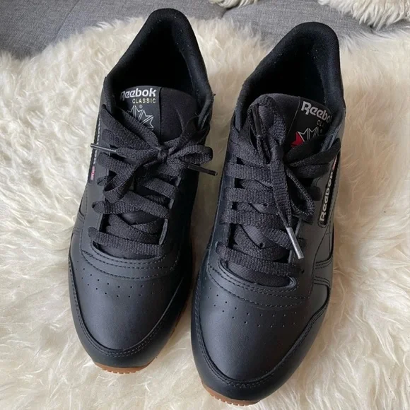 Reebok Classic Leather Sneakers All Black with Gum Sole - Picture 3 of 4